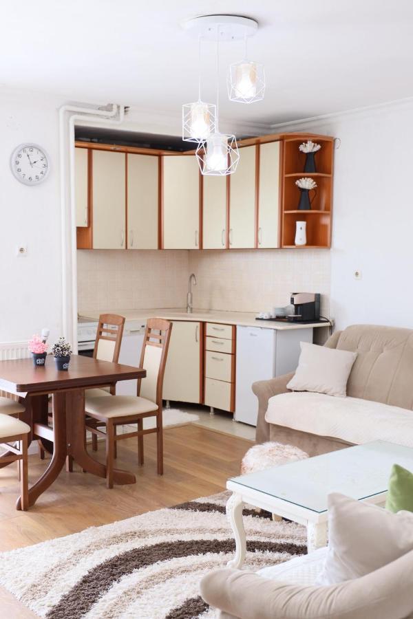 Oanaf Apartment Prishtina Priştine Dış mekan fotoğraf